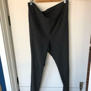 3 Old Navy go dry maternity leggings